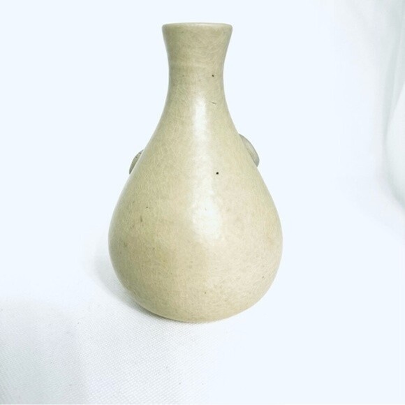 Pottery Vase Butterfly Bud Vase Design - Picture 3 of 10